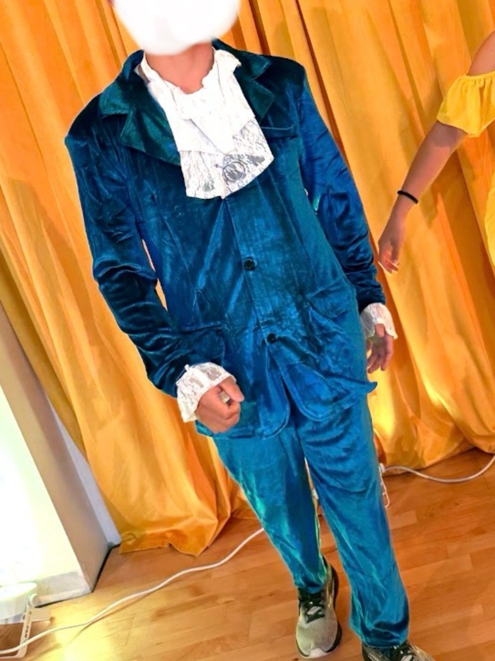 Austin Powers costume blue velvet suit. Size Men’s Small or Teen Large